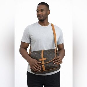 Louis Vuitton Saumur 30 Messenger Bag